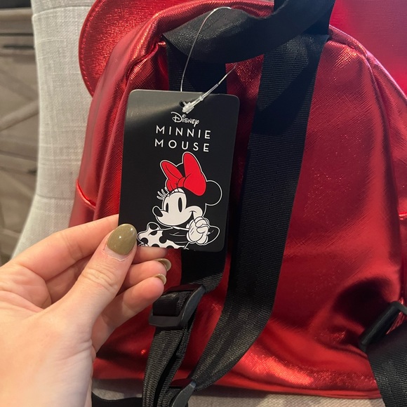 BNWT MINNIE MOUSE MINI BACKPACK - Picture 2 of 3